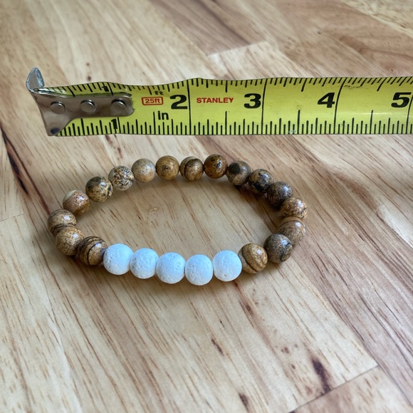 Lava rock diffuser bracelet with brown jasper beads - Picture 5 of 5